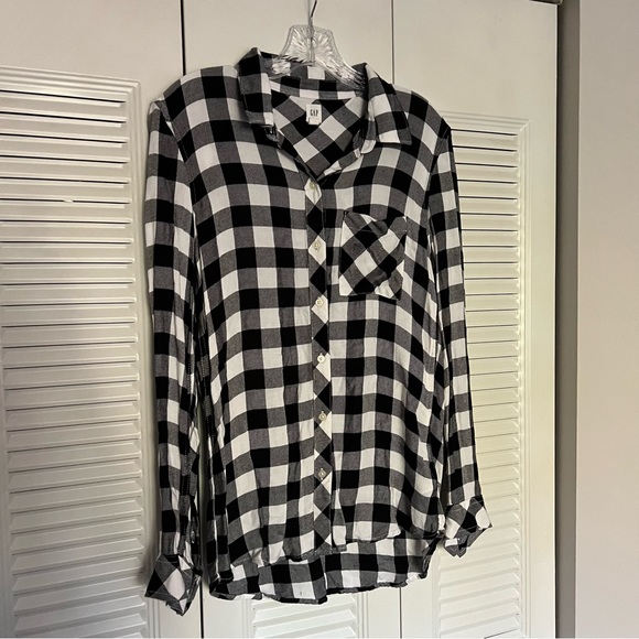 Gap buffalo plaid button down - Picture 4 of 4